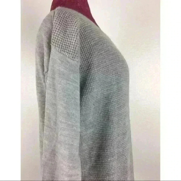 Hannah Sweater Size S/s Gray slit slide Pullover - Picture 8 of 9